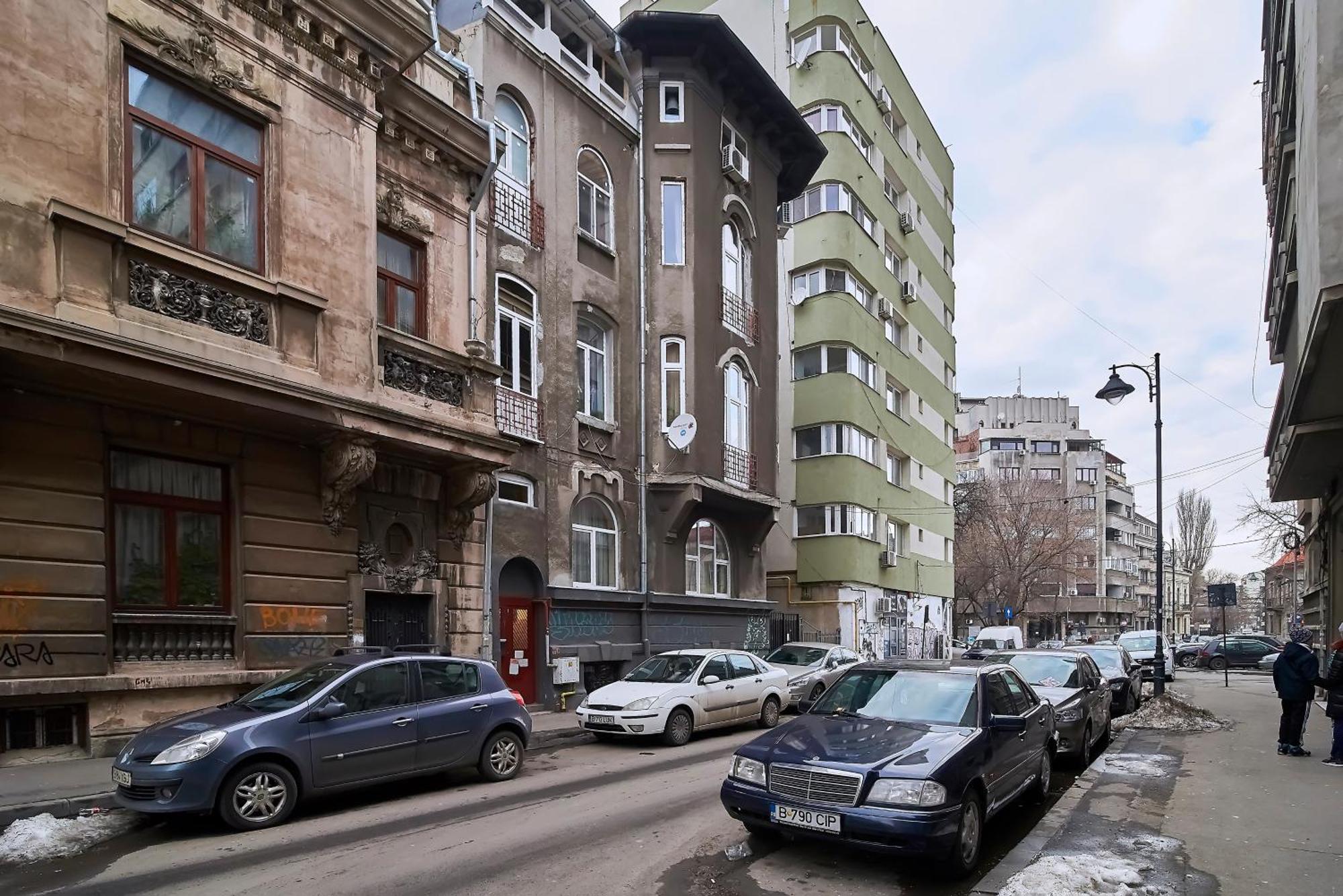 Downtown Home With Terrace By Urbanesq Bucharest Exterior photo